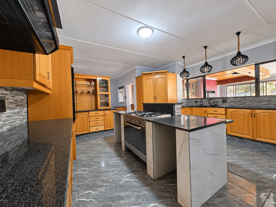 4 Bedroom Property for Sale in Wilkoppies North West
